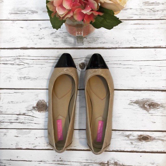 Isaac Mizrahi Shoes - Isaac Mizrahi | Tan Black Tip Flats Size 7